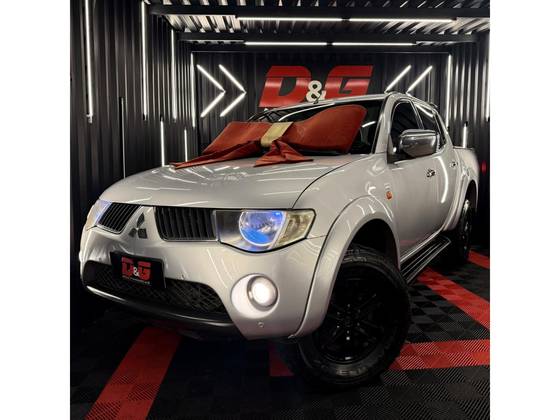 MITSUBISHI L200 TRITON 3.5 4X4 CD V6 24V GASOLINA 4P AUTOMÁTICO